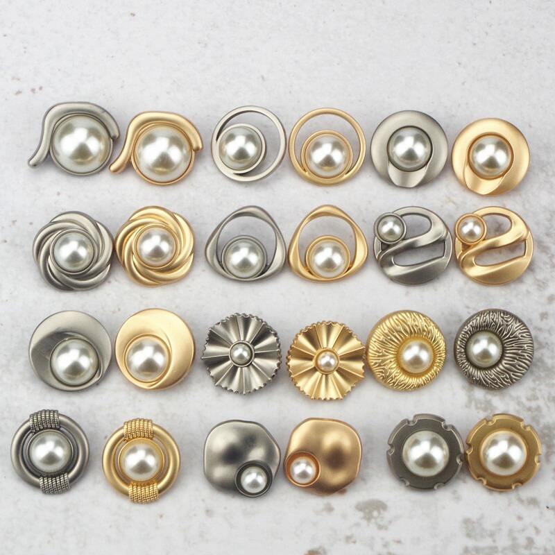 Fashionable fancy metal round gold pearl shank buttons for coat