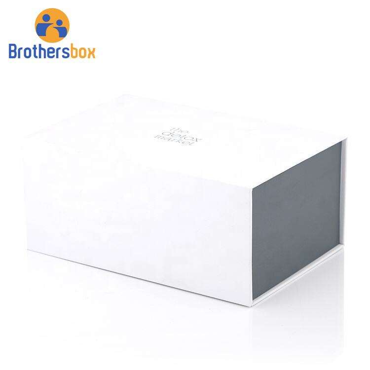Custom White Foldable Magnetic Gift Box / Printed Recycle Folding Paper Box factory
