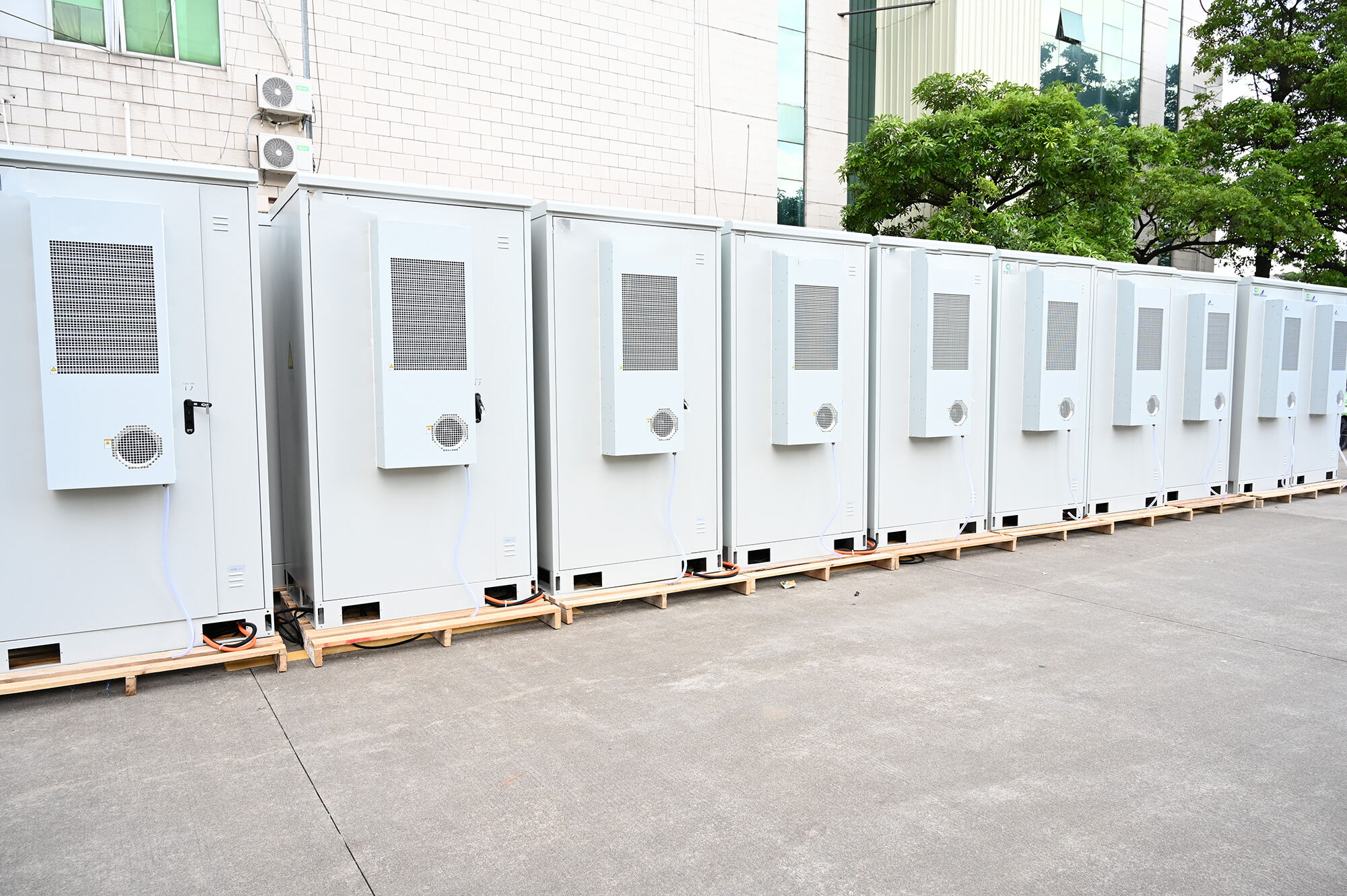 Avepower 215Kwh All in One Battery 768V 280Ah LiFePO4 Battery 215Kwh On grid Energy Storage Container manufacture