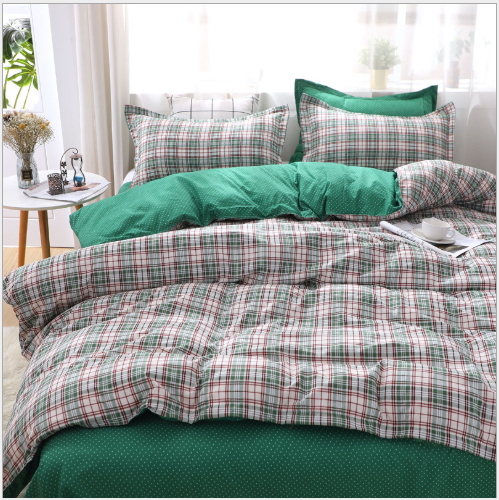 Modern style popular grid design a four-piece bedding set polyester bed sheet and pillowcase details