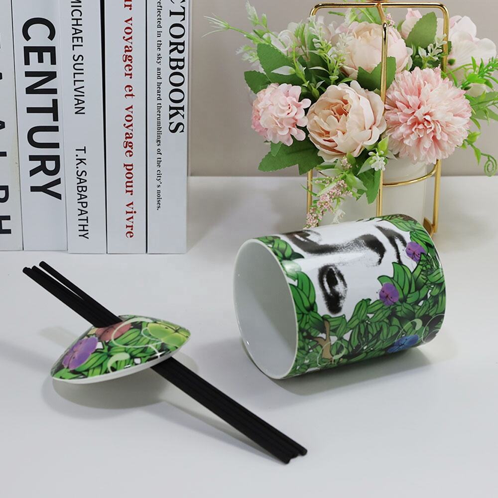 Custom Porcelain Candle Stick Holder Modern Ceramic Fornasetti Jars Velas Vessels Desk Ornaments In Candle Set Box manufacture