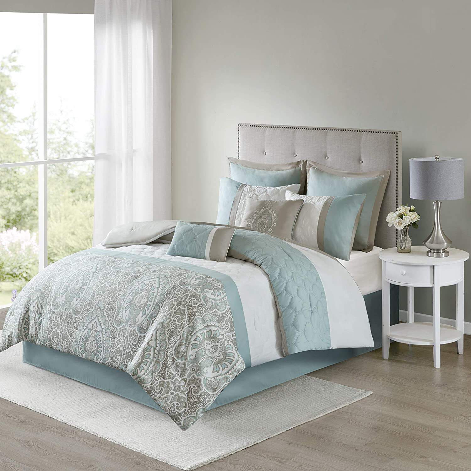 Factory Wholesale Jacquard 8-Piece Reversible King Duvet Cover Bedding Set in Silver details