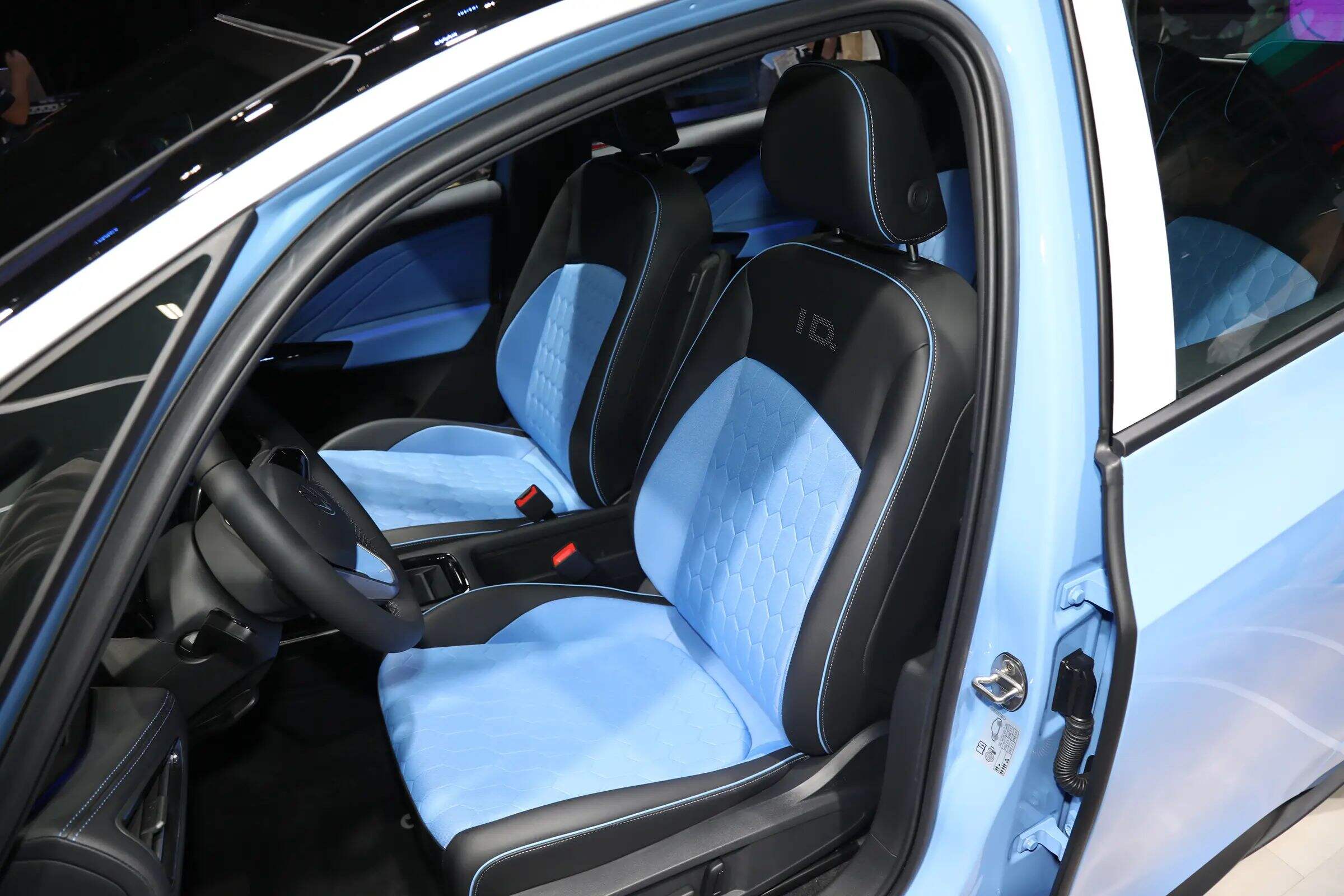 ID3 Factory Direct Sale 5 Seats 5 Doors VW ID 3 Cheap Electric Cars ev Vehicle For Adults details