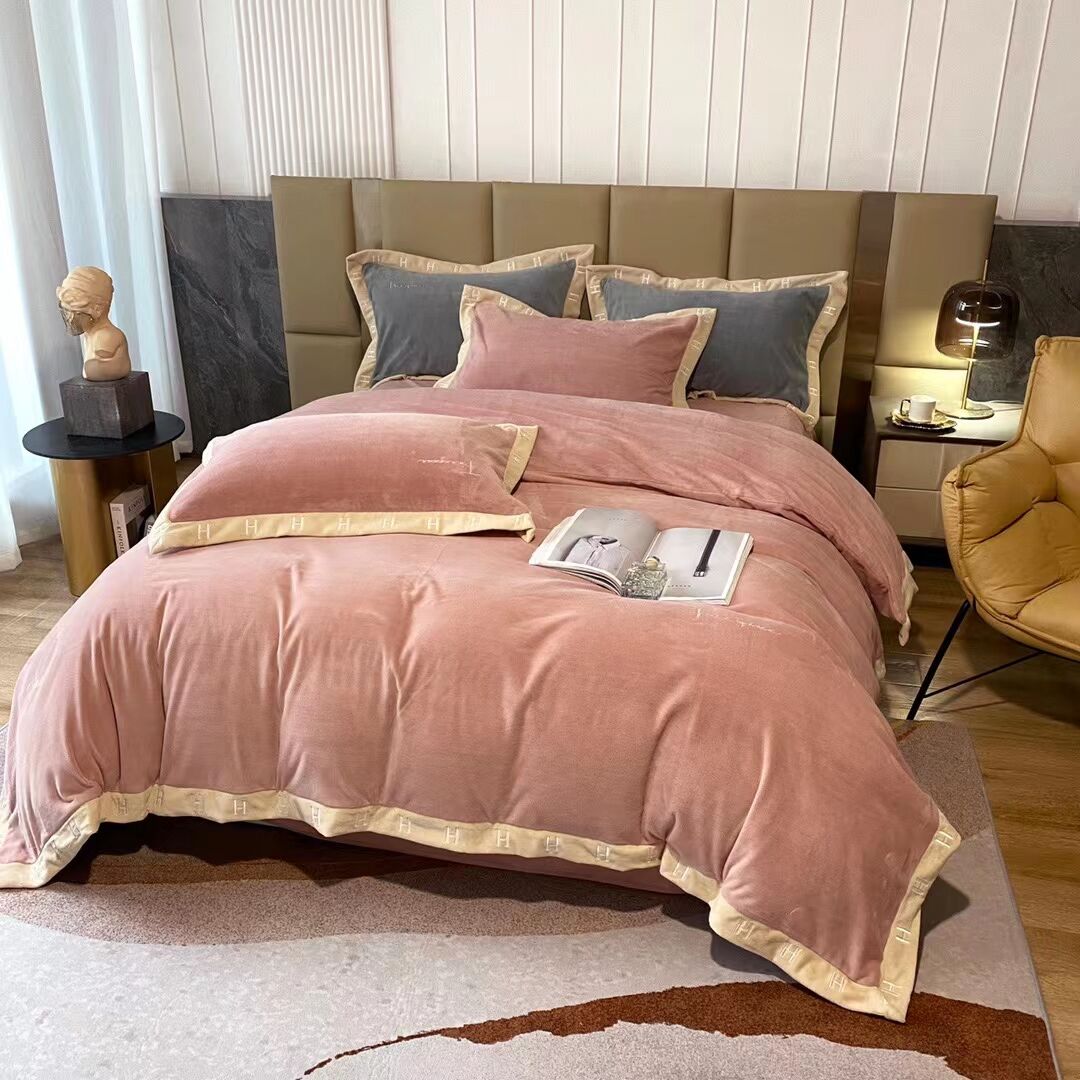 Hot Selling Custom Fluffy Plush Luxury Faux Fur Velvet Shaggy Queen King Size Duvet Cover Bedding Set factory