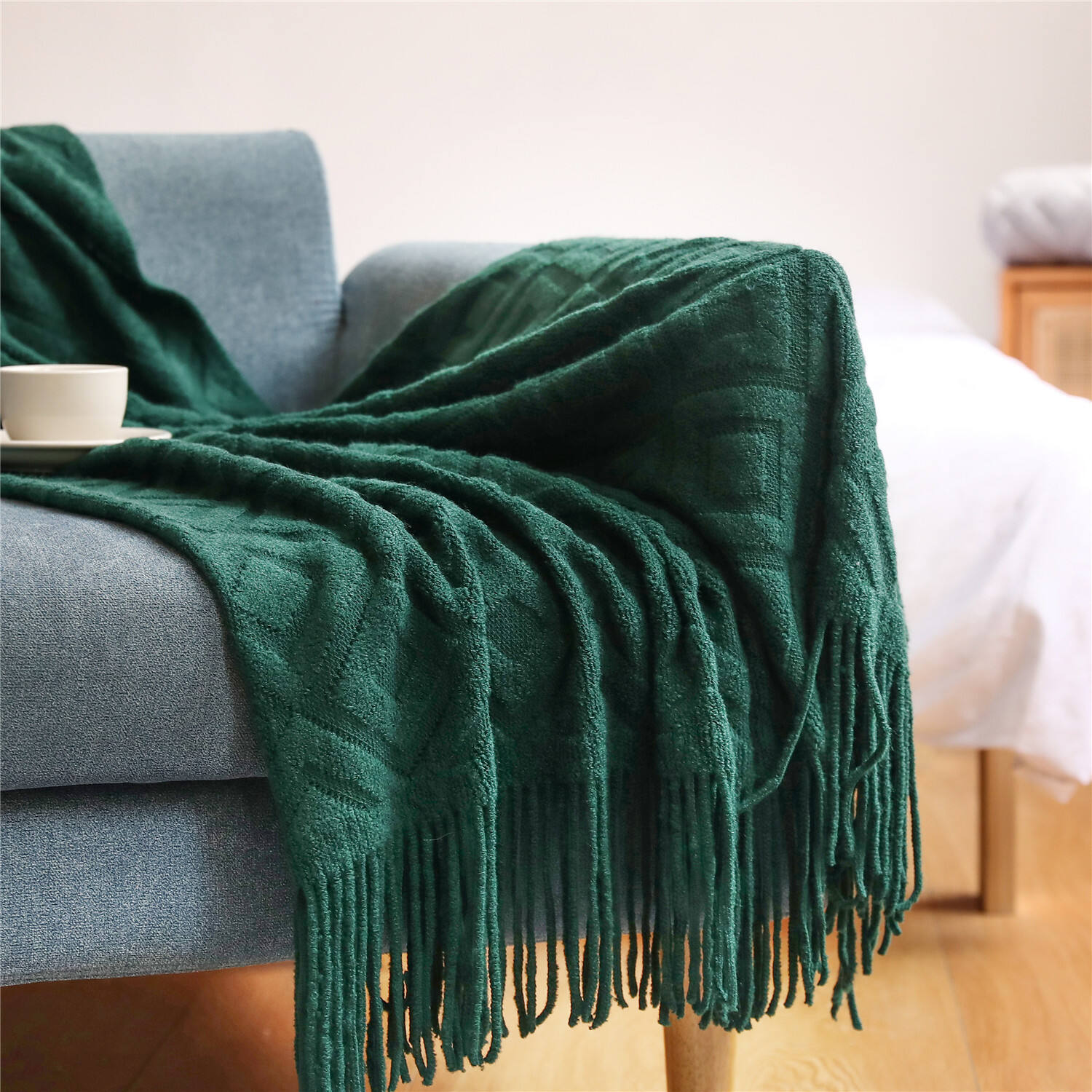 Aoyatex Home Soft Cozy Decorative Crochet Blanket Lightweight Acrylic Knitted Blanket With Tassels Throws And Blankets manufacture