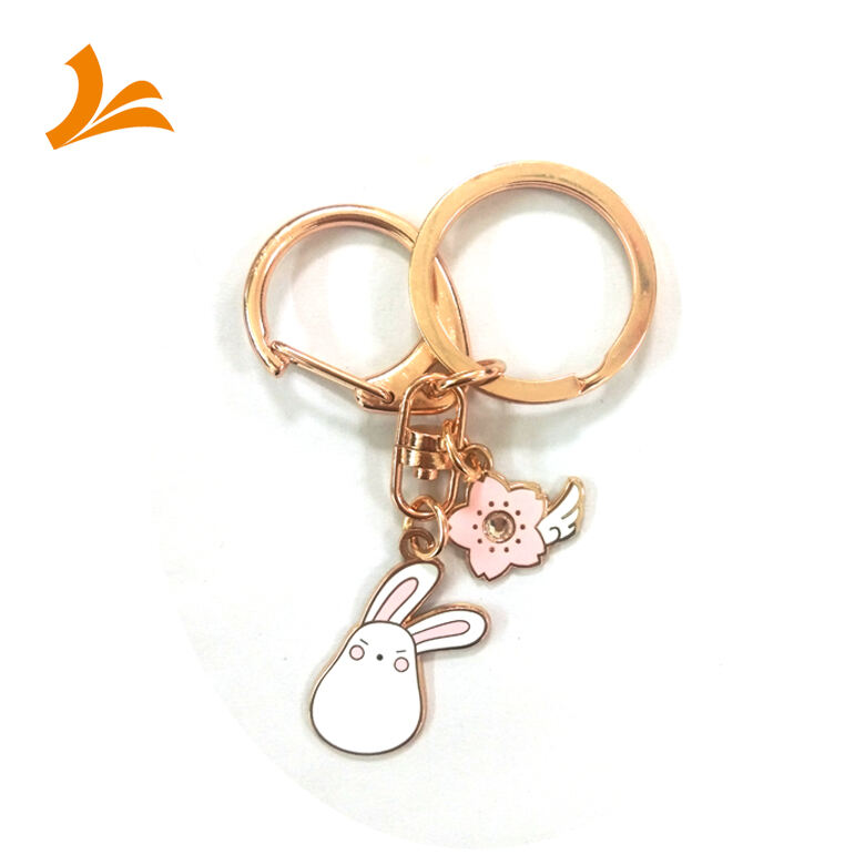 OEM Kunshan Factory Cheap Price Christmas Cute Design Gold Plated Keychain factory