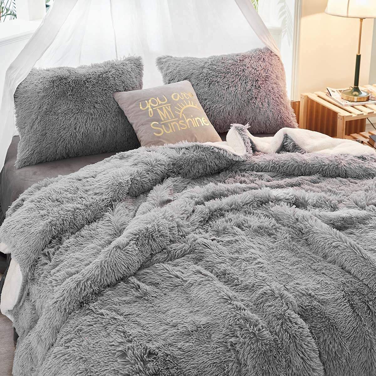 High quality Ultra-soft Duvet Cover winter sheets bedding set 100% microfiber velvet fuzzy comforter factory