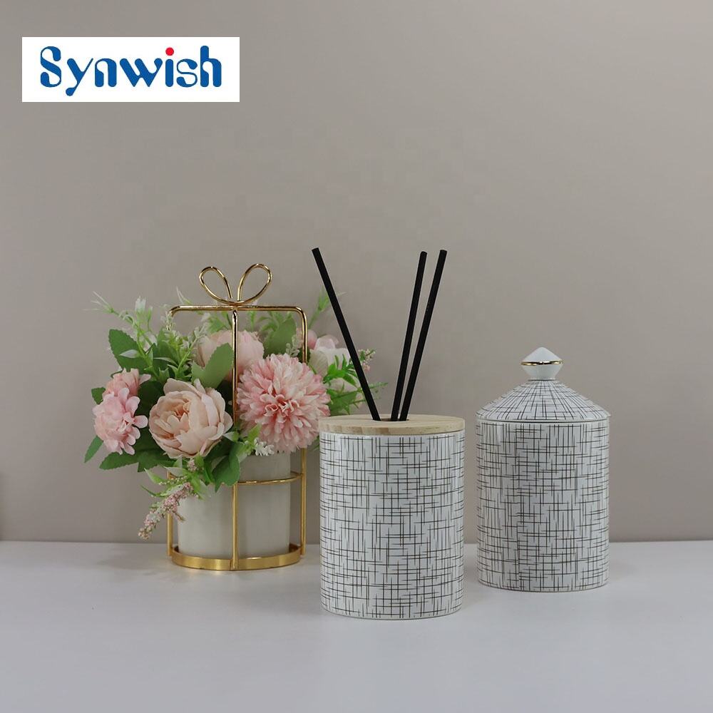 Custom Scented Soy Candle Christmas Paraffin Wax Wedding Aroma Candle In Unique Ceramic Candle Containers With Bamboo Lids supplier