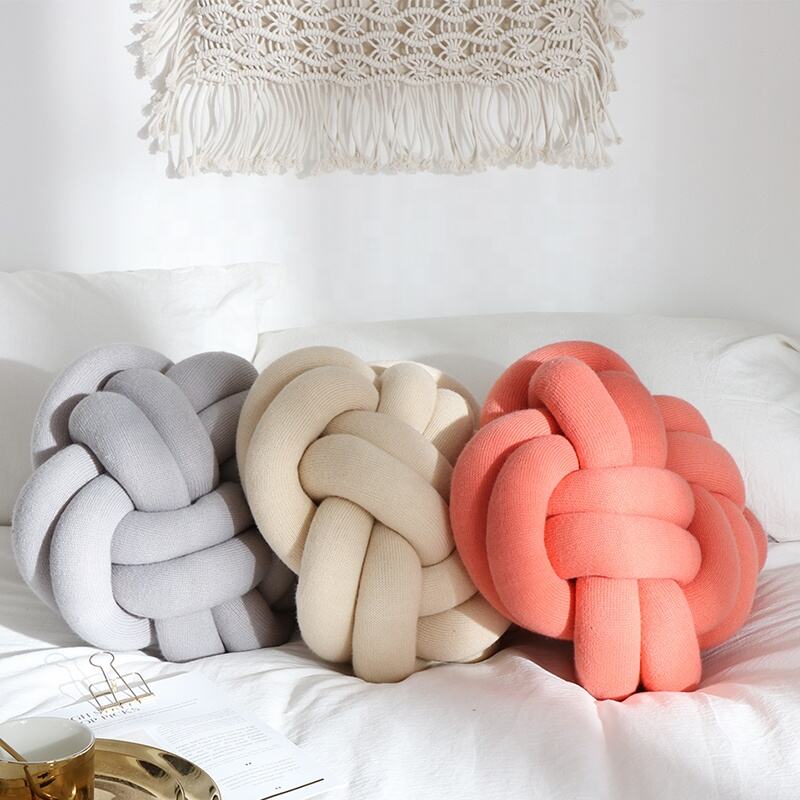 Al Hot Selling Sofa Cushion Polyester Knitted Throw Handmade Knot Pillows for Home Decoration Custom Oeko-tex factory