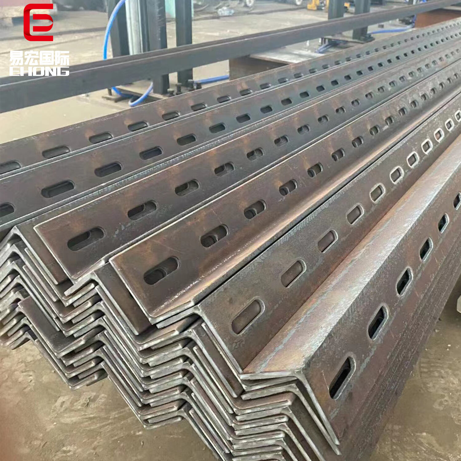 Hot Rolled Carbon Mild Q235 Ss400 Steel Angle China Equal And Unequal Angel Bar Angle Steel Iron Angle details