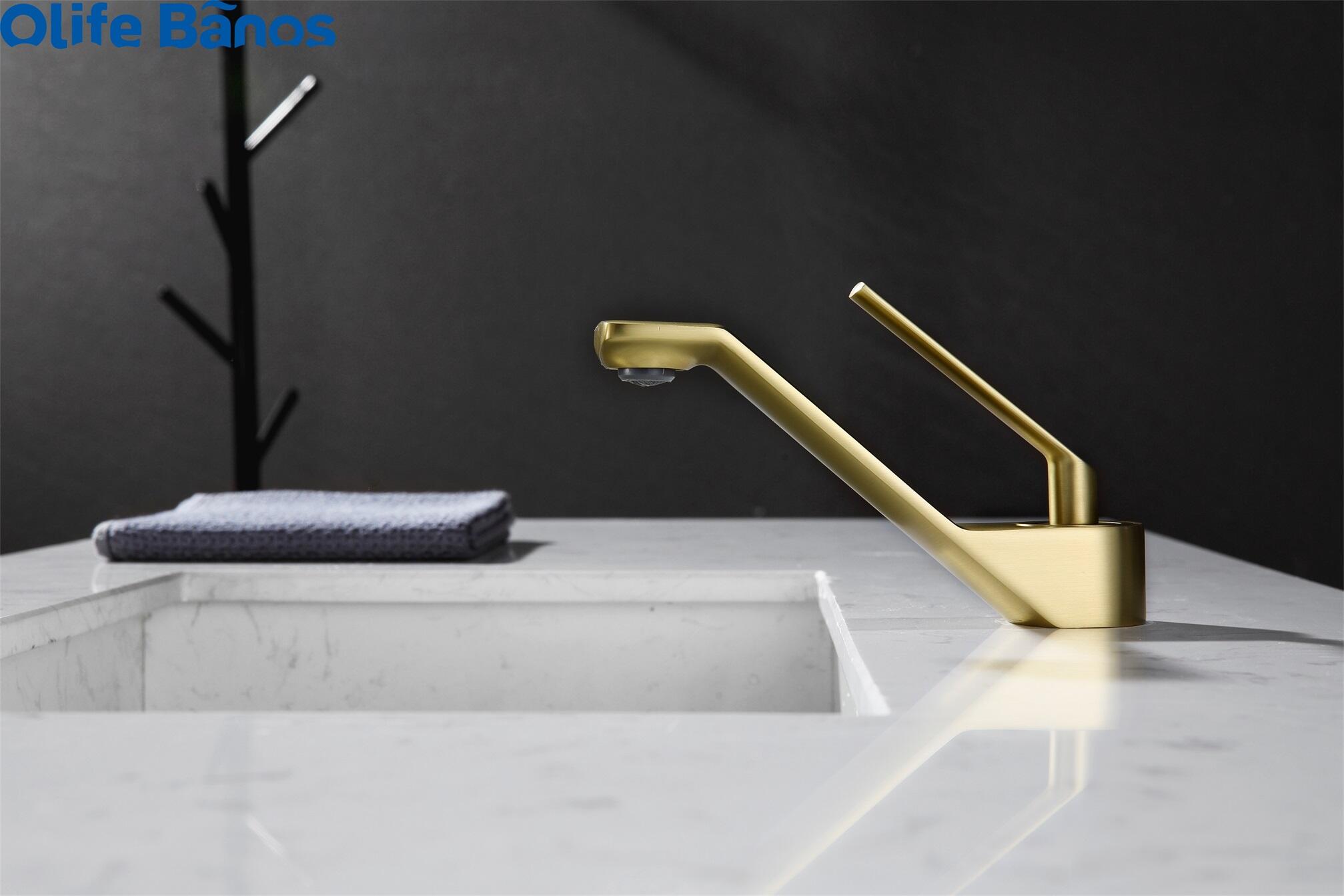 Olife Banos  Bird design Hot and cold bathroom mixer golden brush basin faucet water tap for hotel apartment details