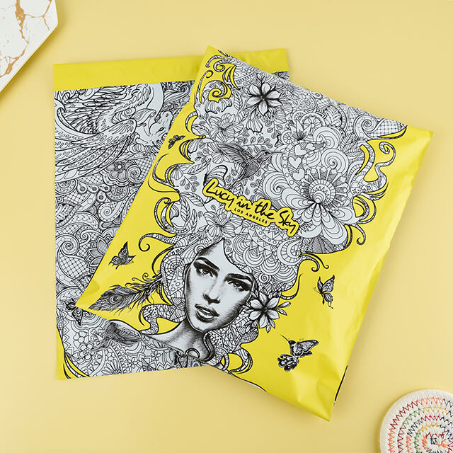 2023 New Design Custom Logo Clothing Packaging Bag Luxurious Mailing Bag For Delivery factory