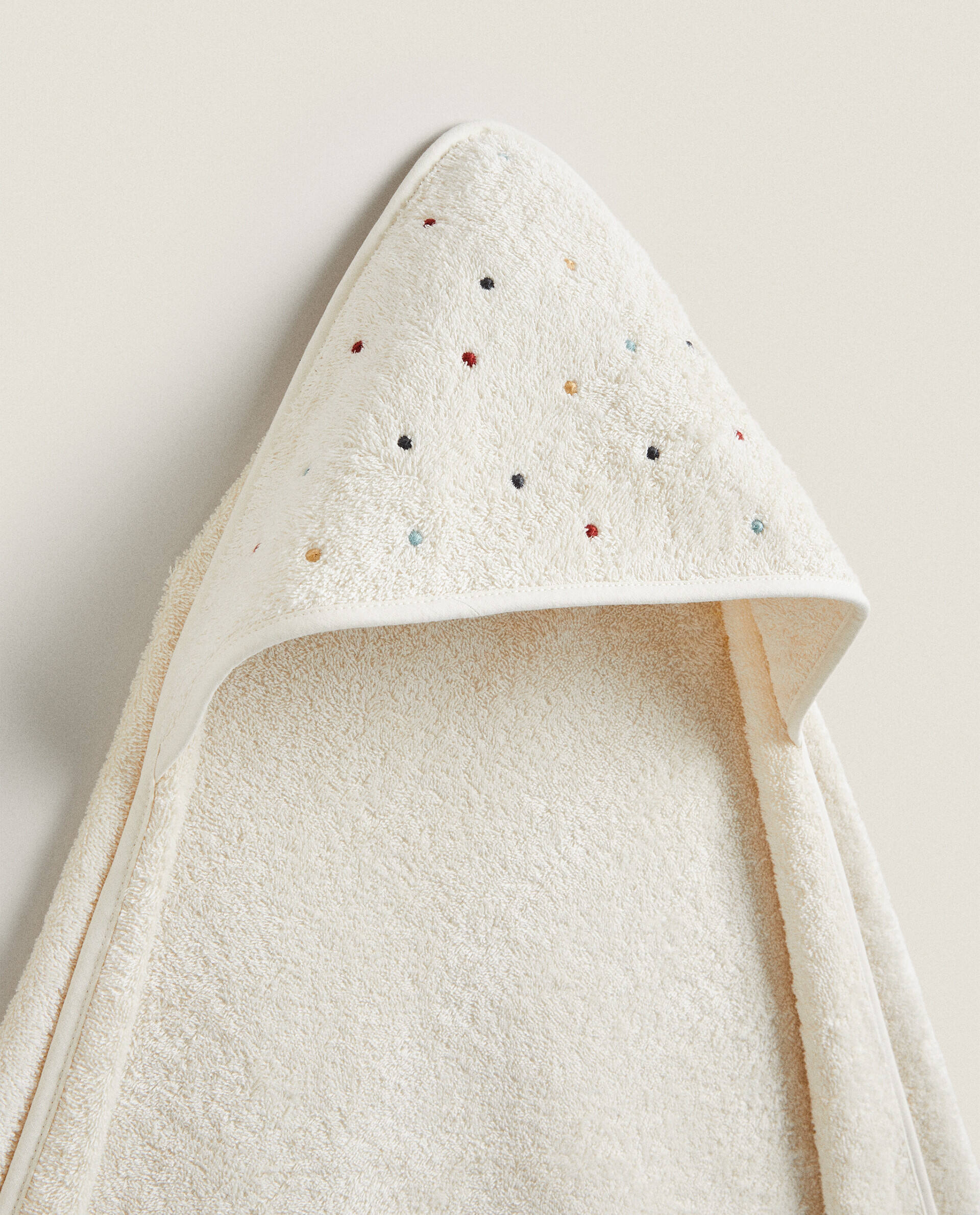 Simple Design With Multicoloured kid towel Embroidered Polka Dots Baby Bath Hooded Towel Organic Cotton towel factory