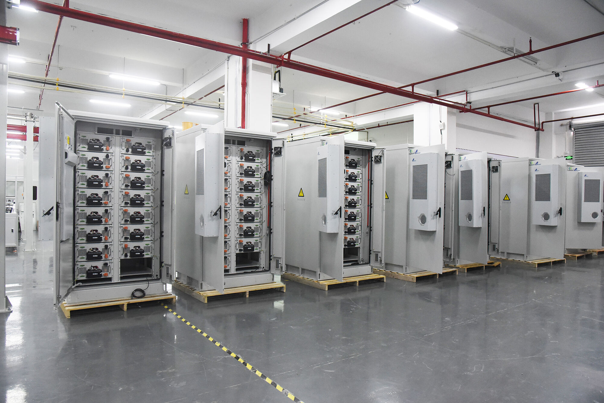 Avepower 215Kwh All in One Battery 768V 280Ah LiFePO4 Battery 215Kwh On grid Energy Storage Container supplier