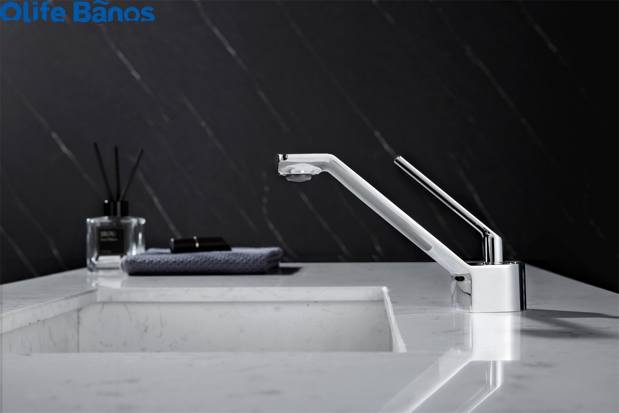 Olife Banos  Bird design Hot and cold bathroom mixer golden brush basin faucet water tap for hotel apartment manufacture