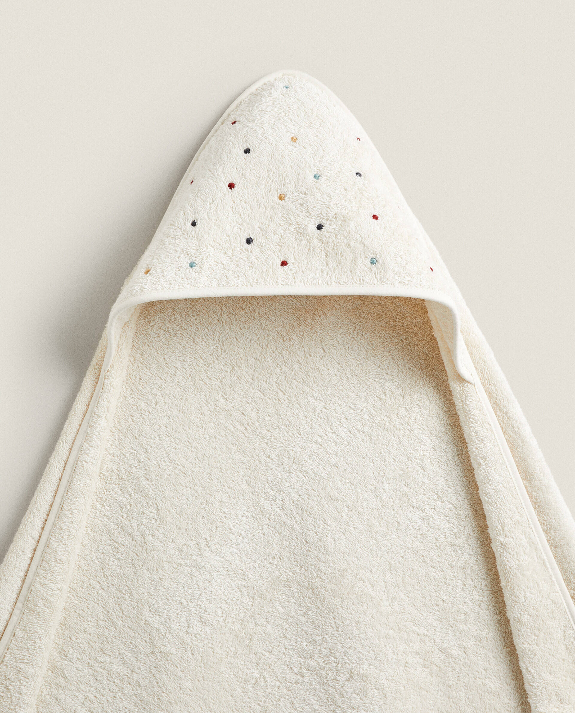 Simple Design With Multicoloured kid towel Embroidered Polka Dots Baby Bath Hooded Towel Organic Cotton towel supplier