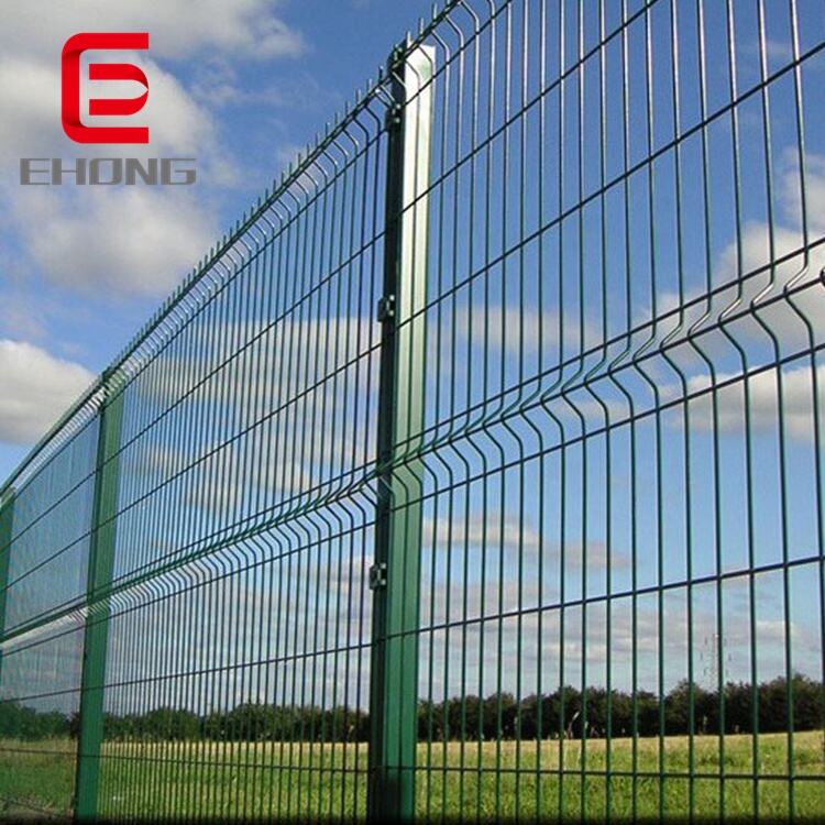 Chinese Manufacture 5x5 3D Galvanized Iron Wire Mesh Steel Welded Wire Mesh Fence factory