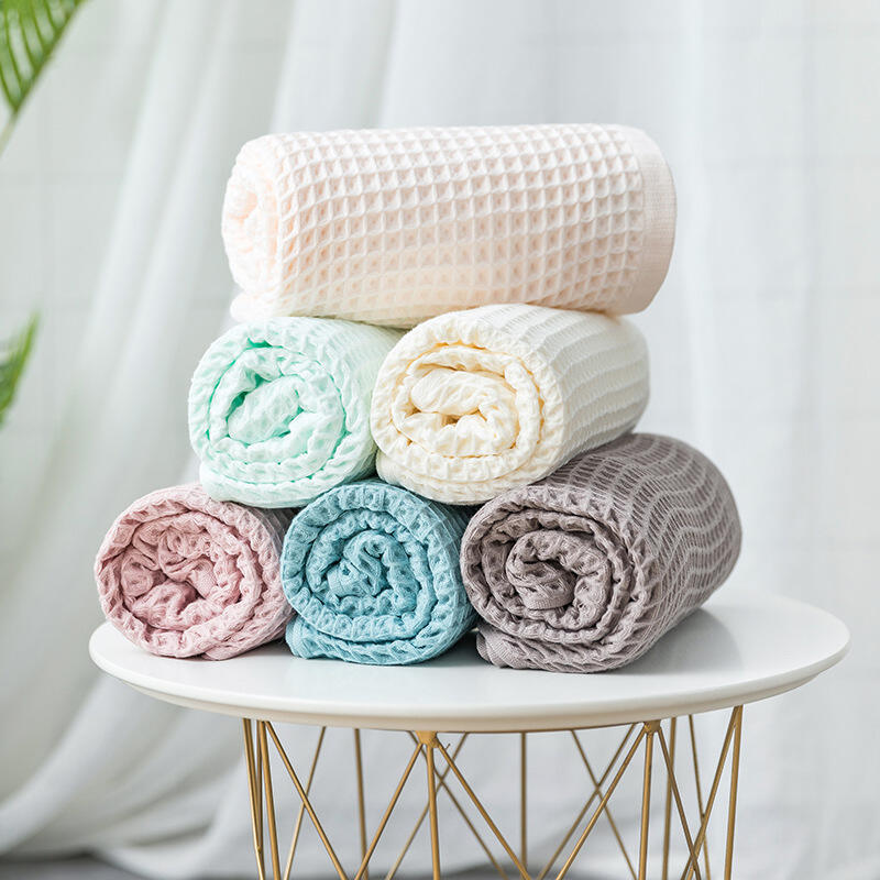 C1033 Woven Waffle Cotton Towel Bath Towel Soft and Rectangular for Home Use for All Age Groups supplier