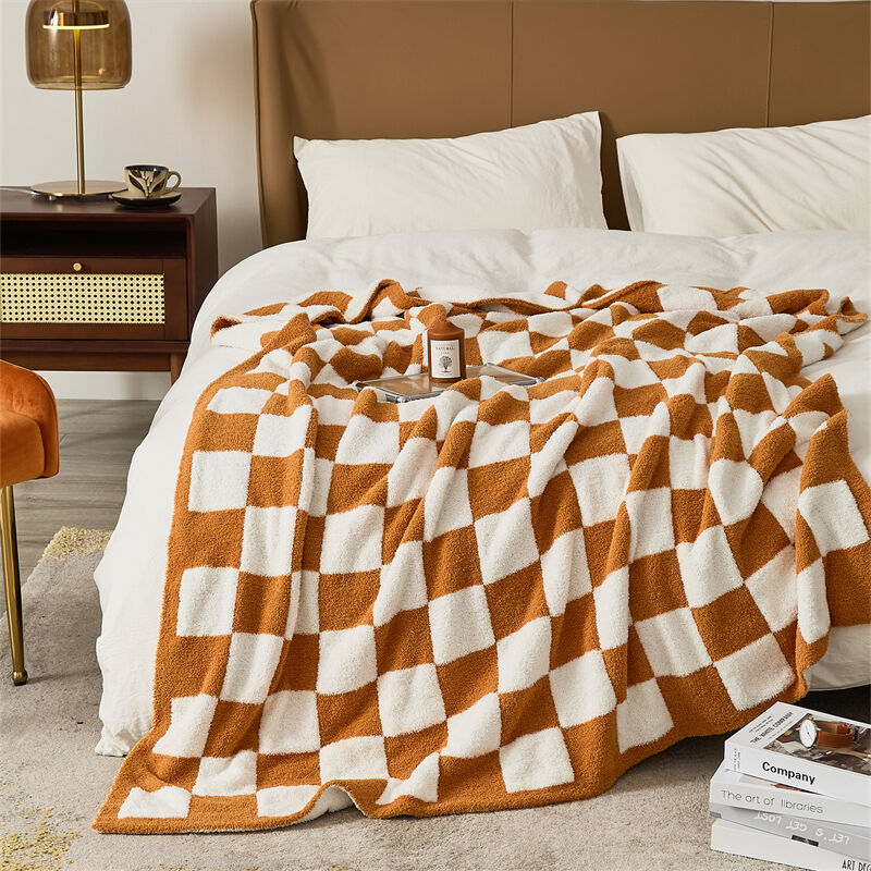 Wholesale New Hot-selling Microfiber United Fashion Checkered 100% Polyester Knitted Throw Blanket for Autumn Winter QPG supplier