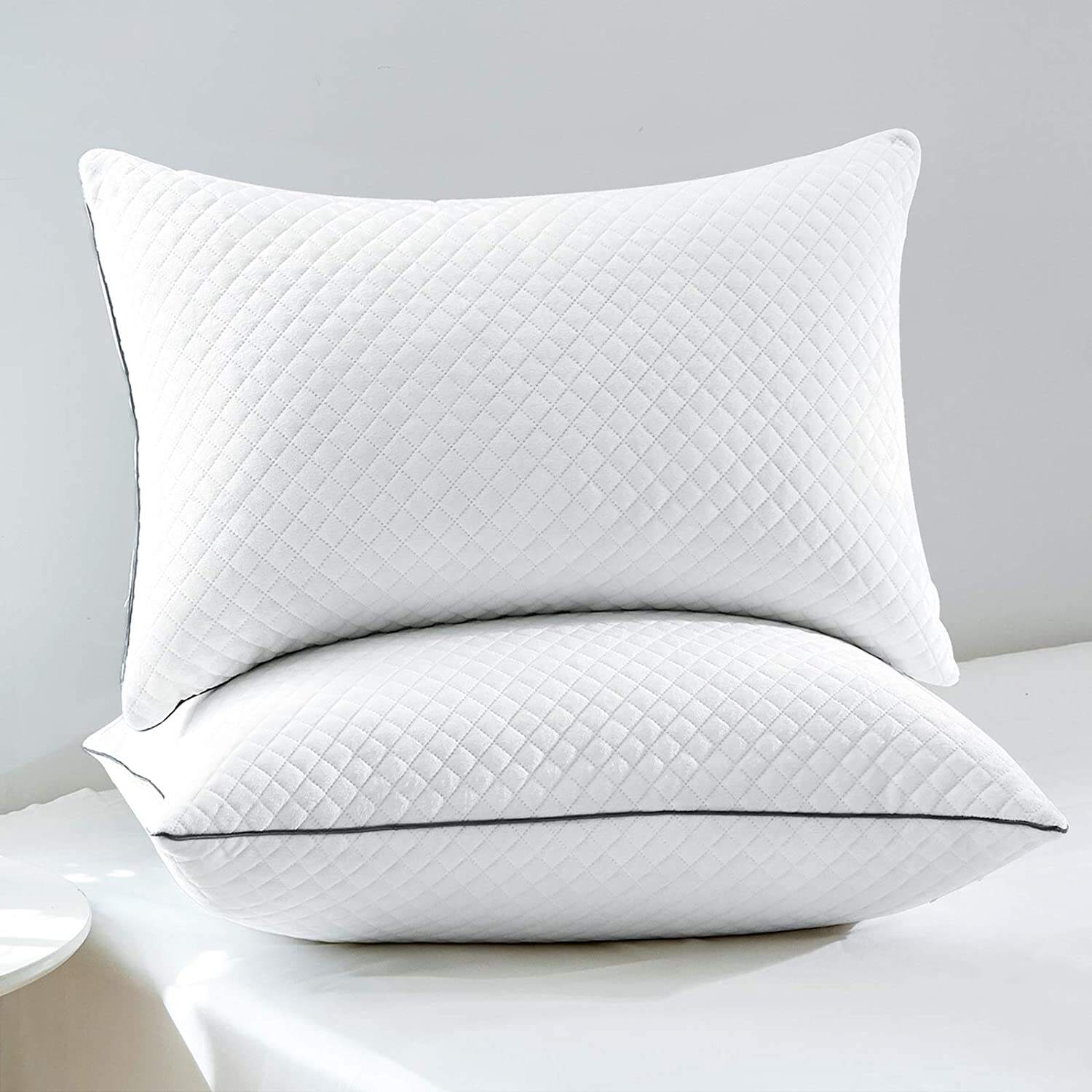 Soft and Comforter Polyester pillow for home and hotel details