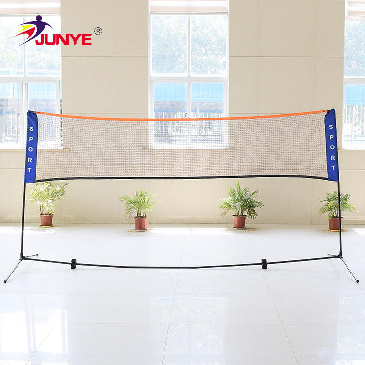 Hochwertiges tragbares Badminton-Volleyball-Beachsoccer-Rasentennis-Netzset mit Außenständerpfosten und Tragetasche