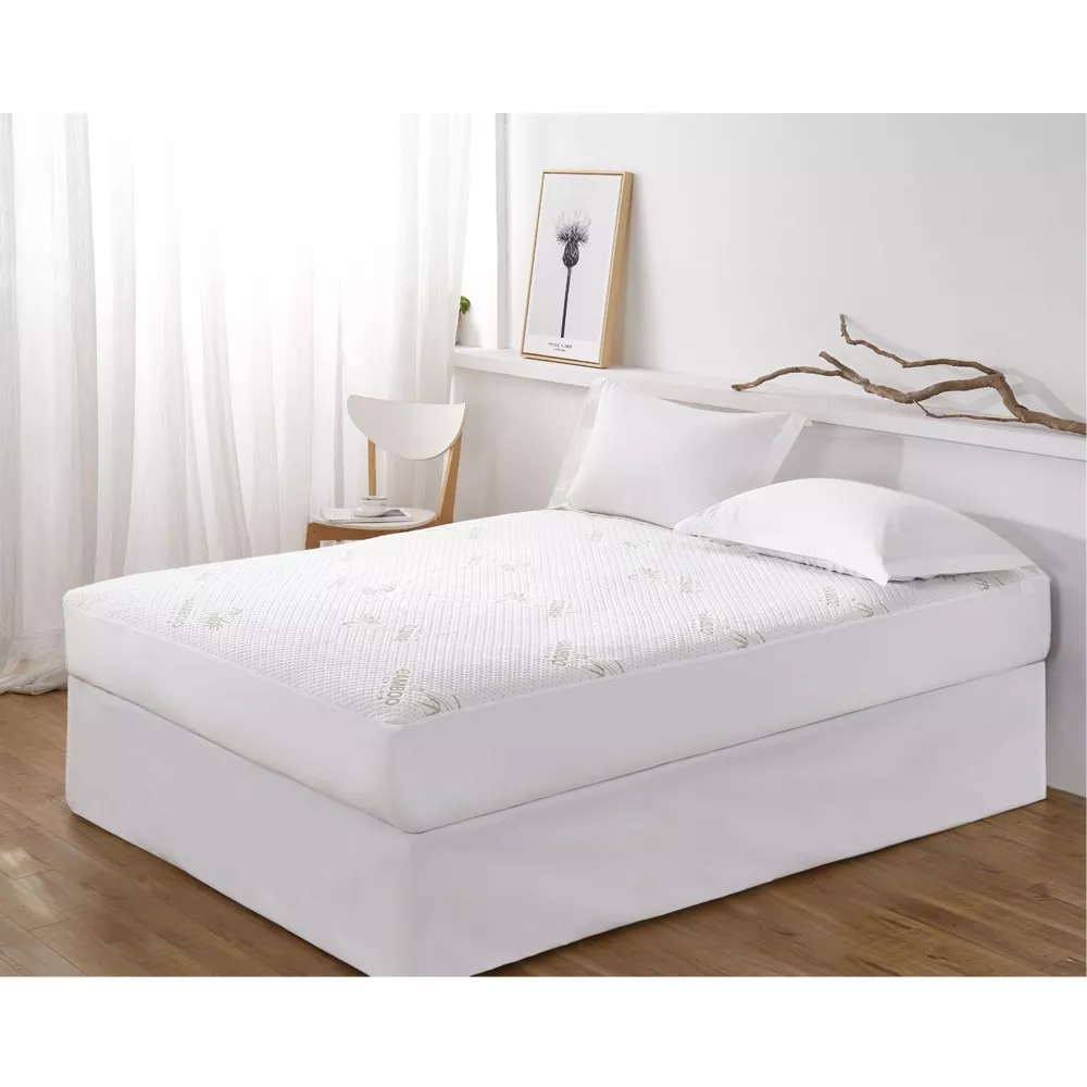 Custom Quilted Fabric Premium Breathable Comfortable bamboo mattress protector waterproof details