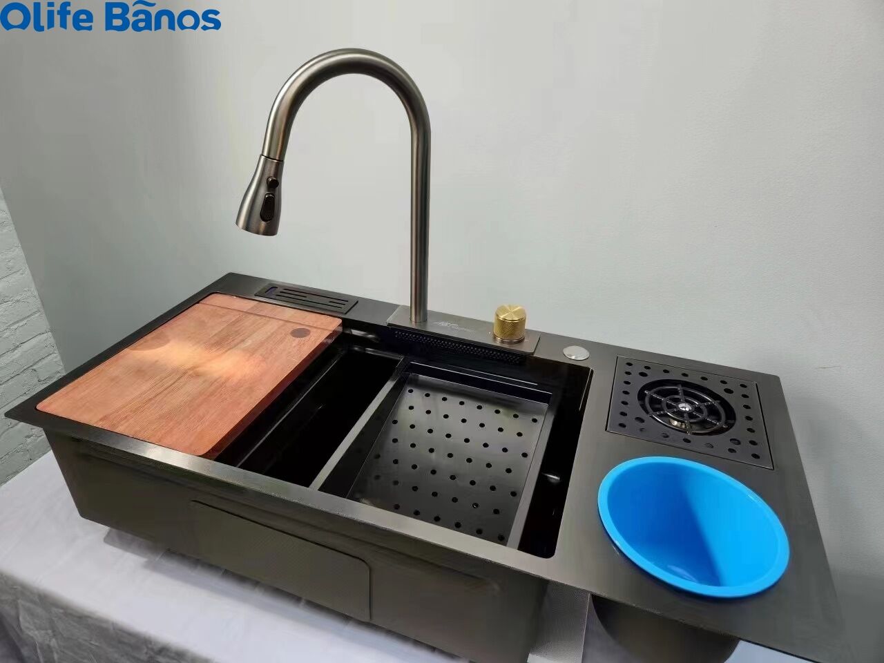 2023 New Extended Multifunctional  Waterfall Faucet Stainless Steel 304 Single Bowl Kitchen Sink With Glass Rinser  Garbage Can factory