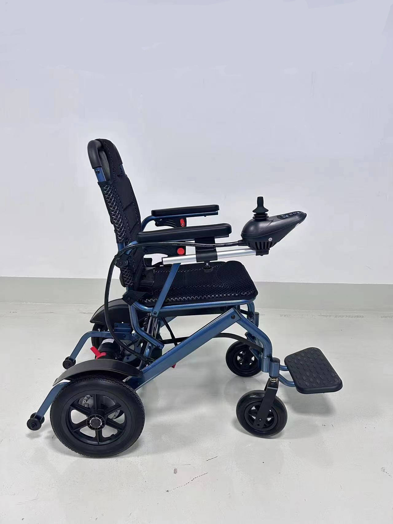 19.5 kg feather lightweight electric wheelchair for the elderly disabled convenient to travel aluminium frame -BZ-XWEA03D12 supplier