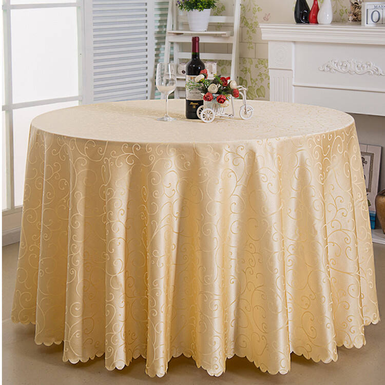 Cheap white wedding spandex chair cover and cream/beige table cloth