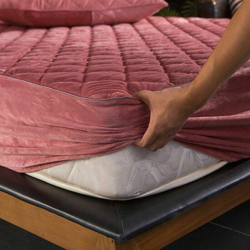 Soft Plush Warm Bed Fitted Sheet Protector Velvet Quilted Thicken mattress cover supplier