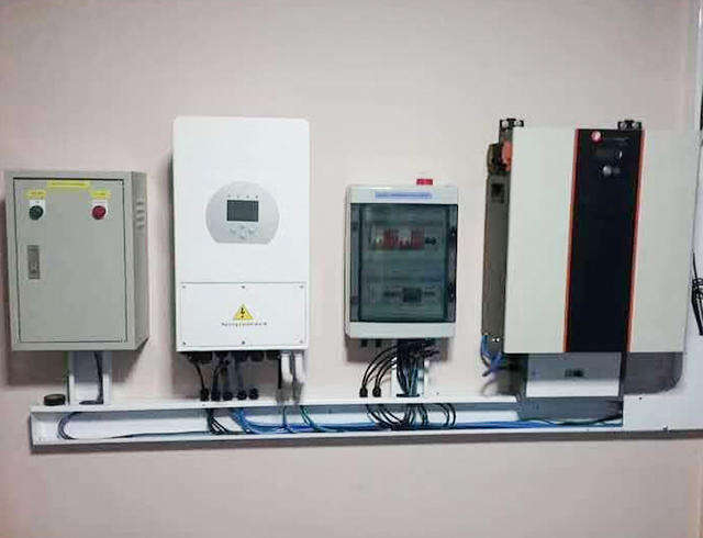 Deye SUN-(29.9-50)K-SG01HP3-EU-BM4 details