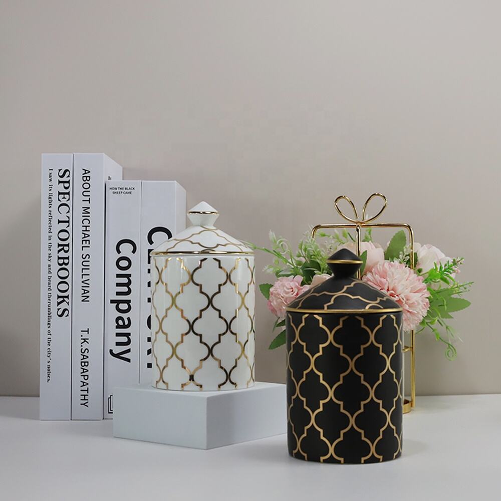 Black And White European Style Souvenir Organic Candles Scented Luxury In Custom Ceramic Holder Jar With Lids manufacture