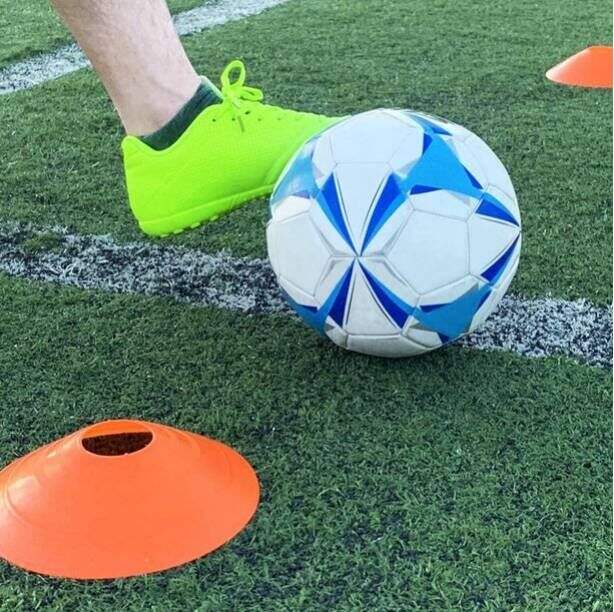 カスタムロゴ カラフル フットボール スポーツ スピード アジリティ トレーニング セット キット サッカー ディスク コーン 工場