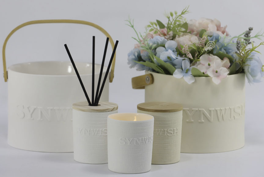 wholesale luxury scented ceramic candle jar with customized scented candles in bulk details