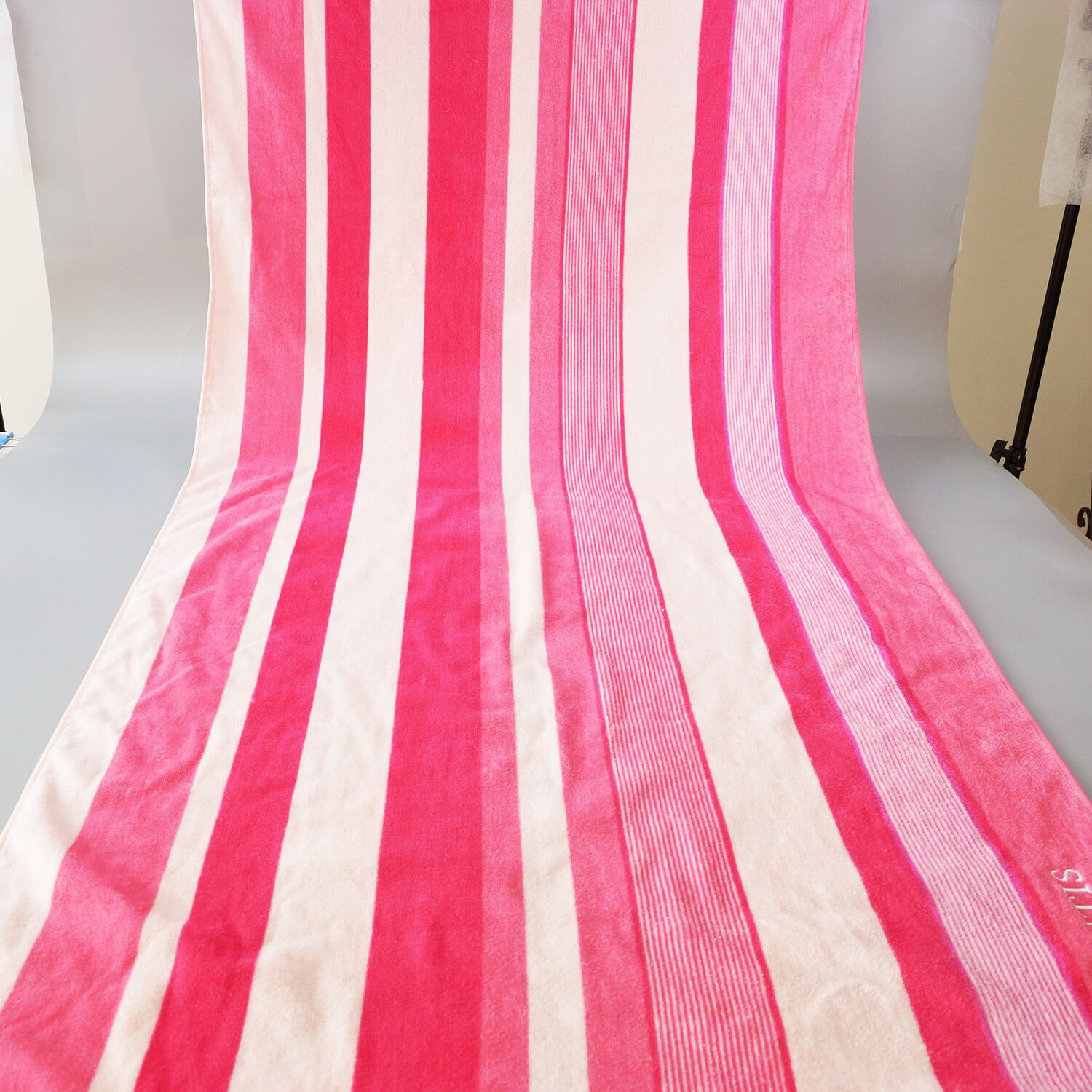 Wholesale 100% cotton beach towel Striped bath towel quick dry sport bath towel details