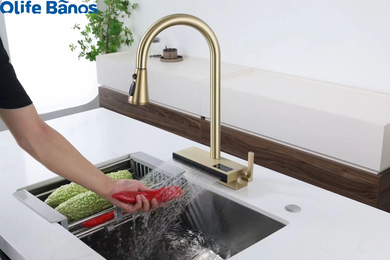 High End Brass Waterfall Household Pull Hydraulic Electrogenerating Digital Display Revolving Pull Out Rainfall  Kitchen  Faucet factory