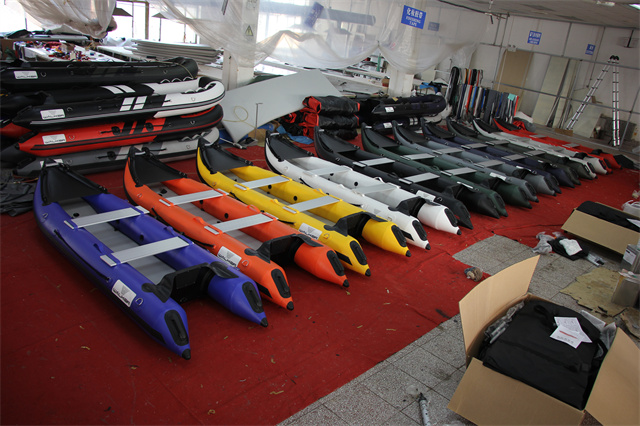 Customized Durable PVC Inflatable Kayak-370 Foldable Inflatable Fishing Kayak Pedal Kayak 2 person with fish rod manufacture