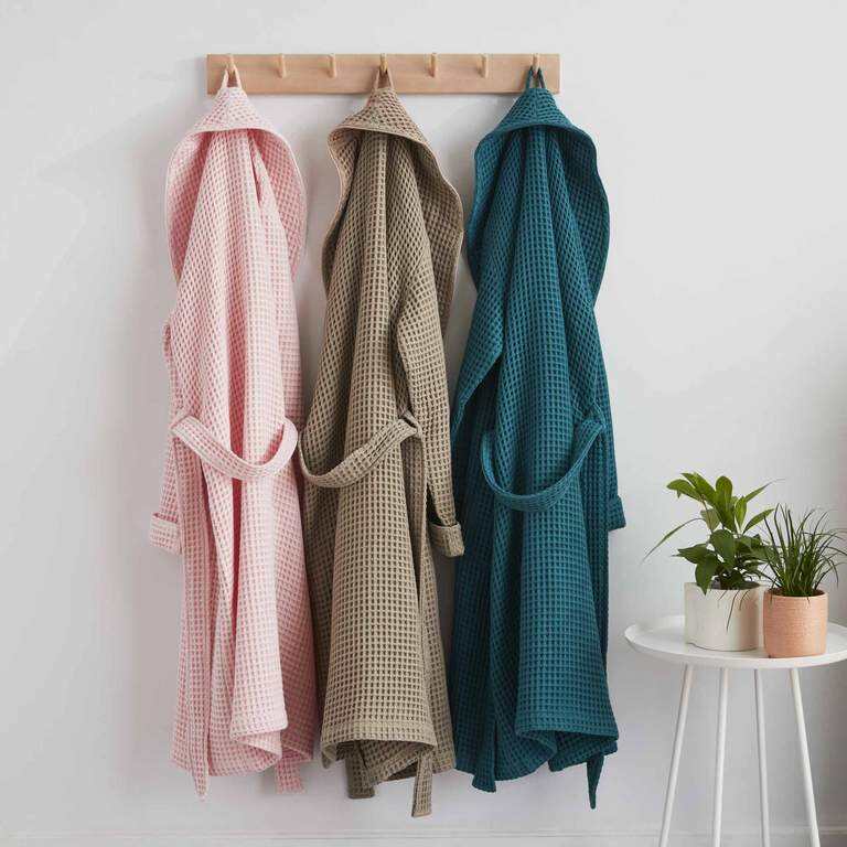 Stock Bath Towel 100% Cotton Waffle Weave Lightweight Quick-dry 70x140cm Solid Color Bath Towel Sets White Bath Hand Face Towels manufacture