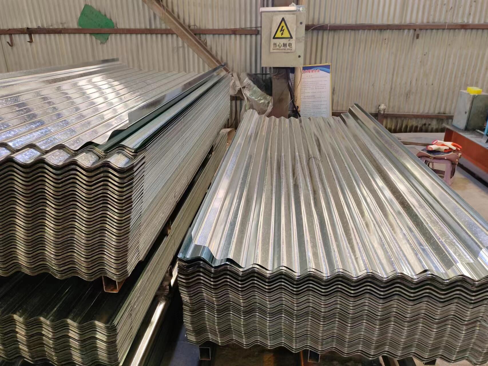 Regular Spangle Iron Roof Sheet GI Steel Roofing Sheet Galvanized Corrugated Sheet supplier