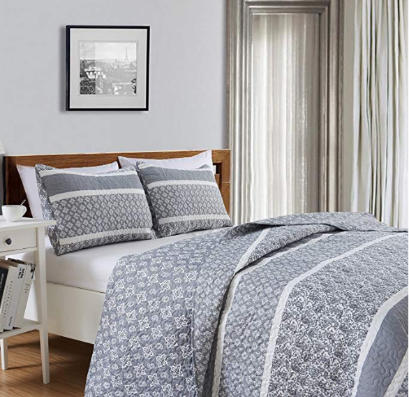 3-Piece Quilt Set with Shams / All-Season Bedspread with Striped Pattern manufacture