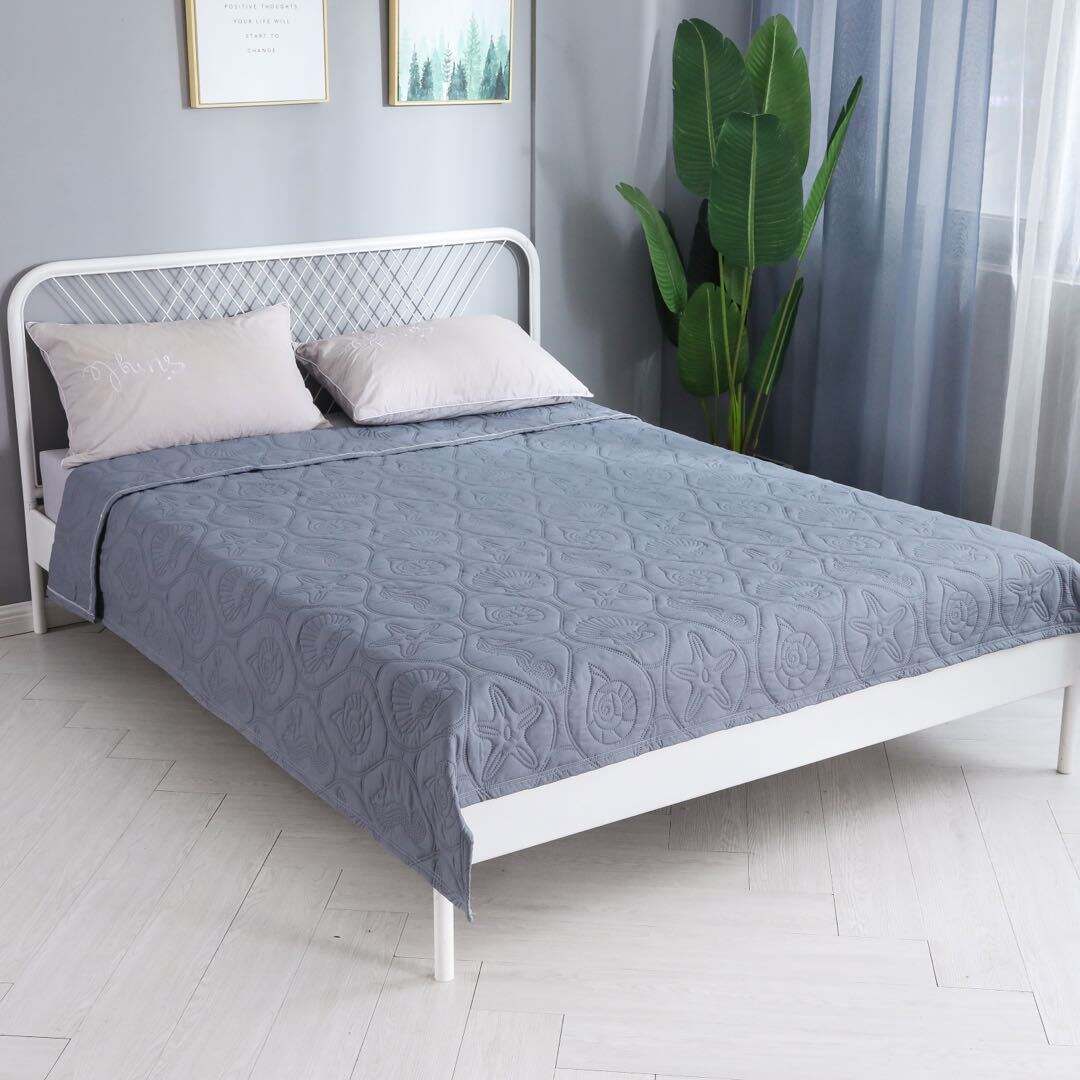 High Quality Custom Solid Color Quilted Bed Spread Summer Embossing ultrasonic quilts details