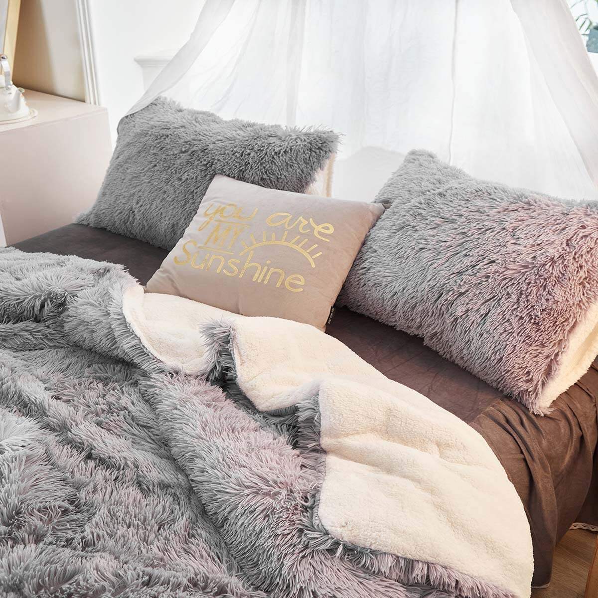 High quality Ultra-soft Duvet Cover winter sheets bedding set 100% microfiber velvet fuzzy comforter factory