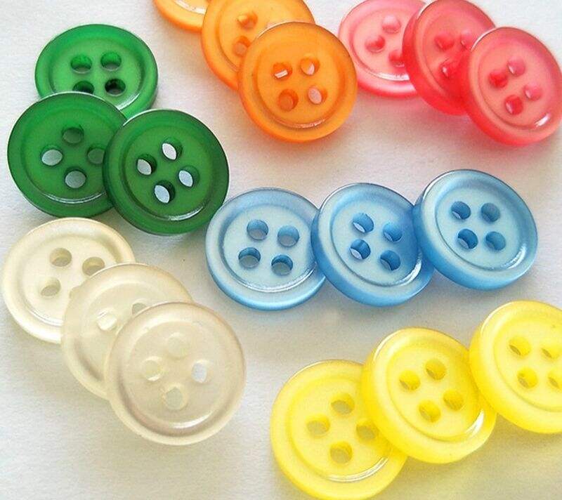 Custom logo color and size 4 hole button for clothes