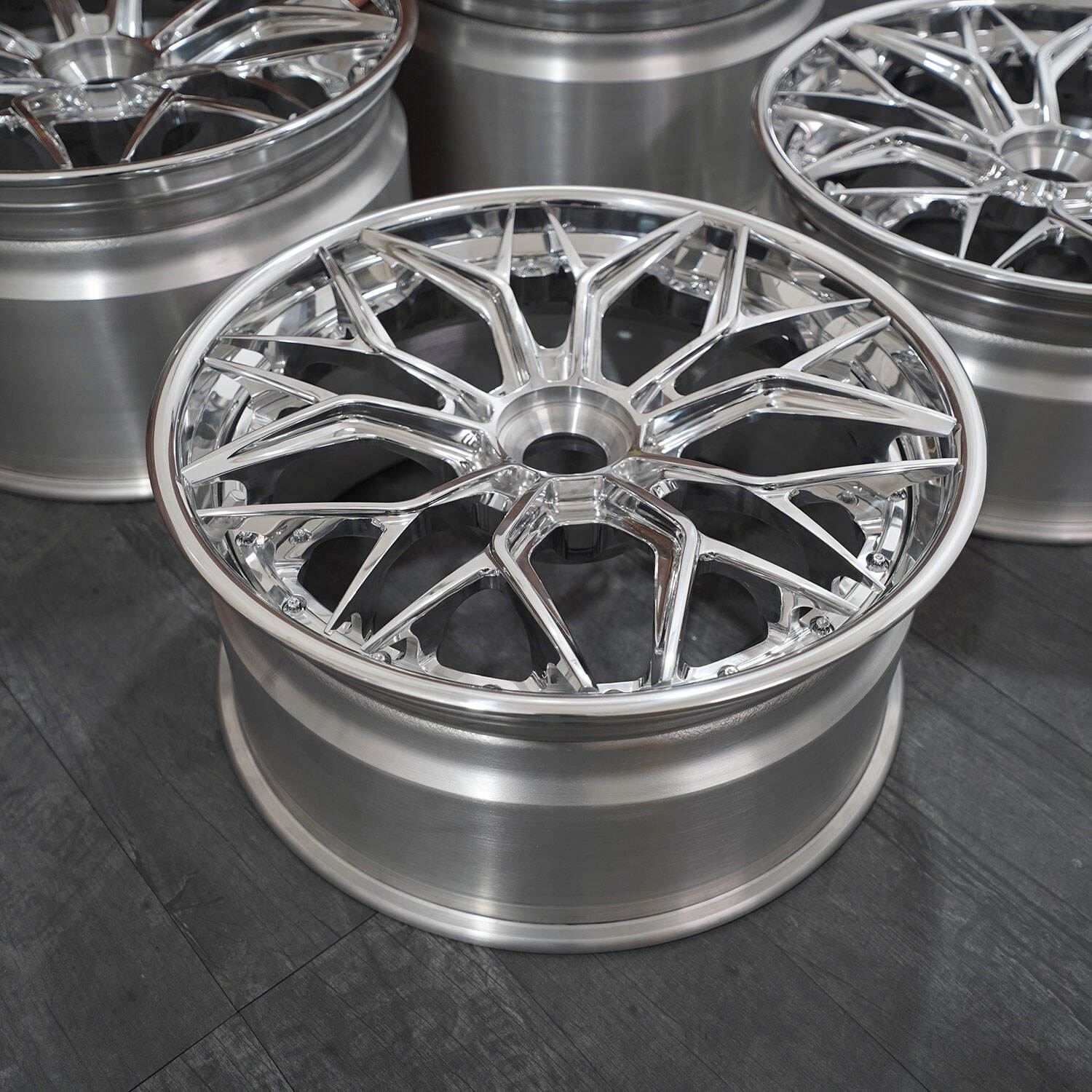 22x2.5 Outer Chrome Barrel Lip – 40 Hole, 3-Piece Wheel – Aluminum, 22 Inch Diameter