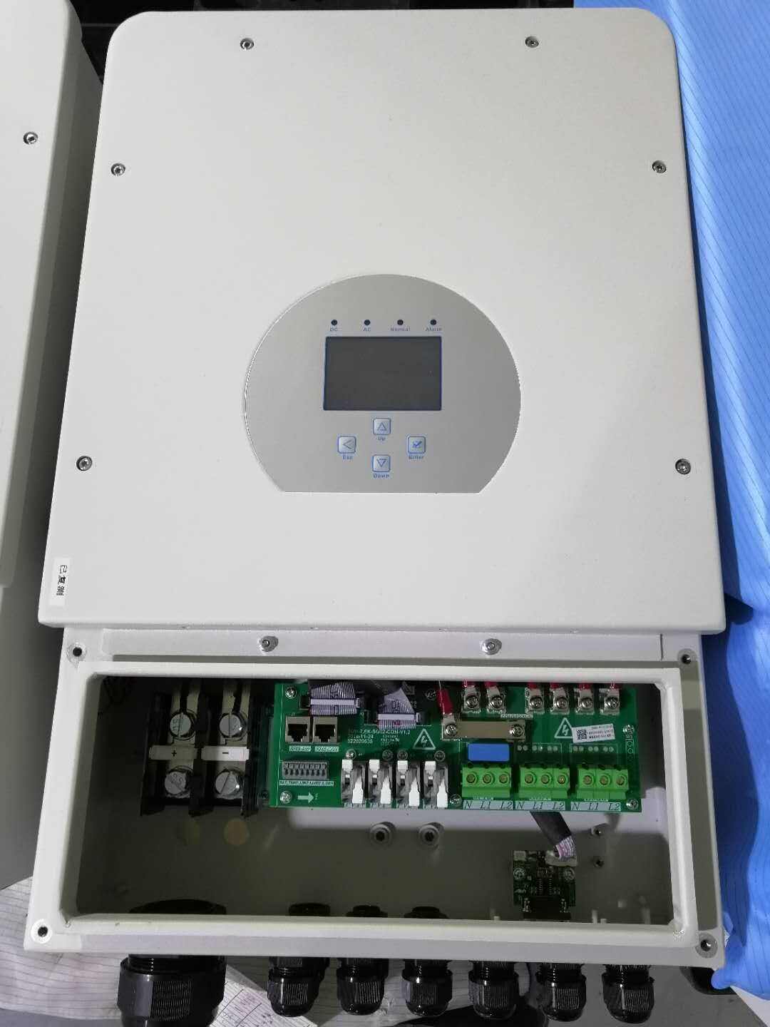 Deye SUN-(29.9-50)K-SG01HP3-EU-BM4 factory