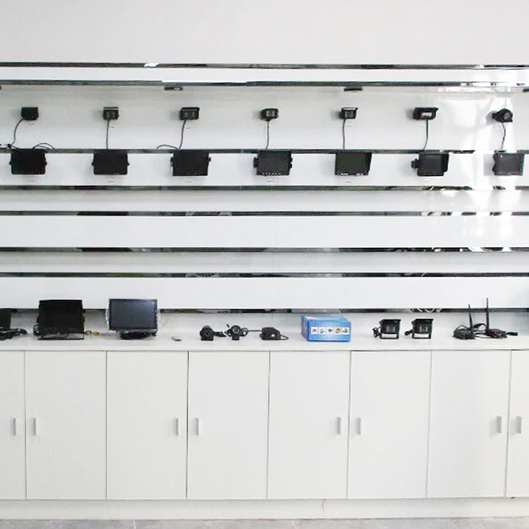 FEATURES AND ADVANTAGES