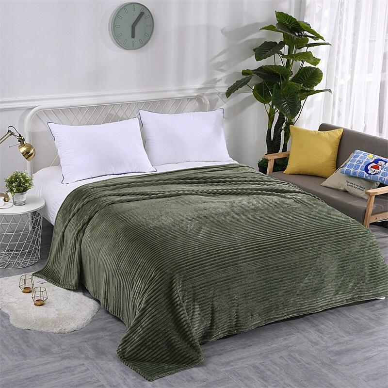 Aoyatex Stripes Flannel Blanket Solid Customized Warm Flannel Blanket Soft Polyester Fleece Blanket for Sleeping supplier