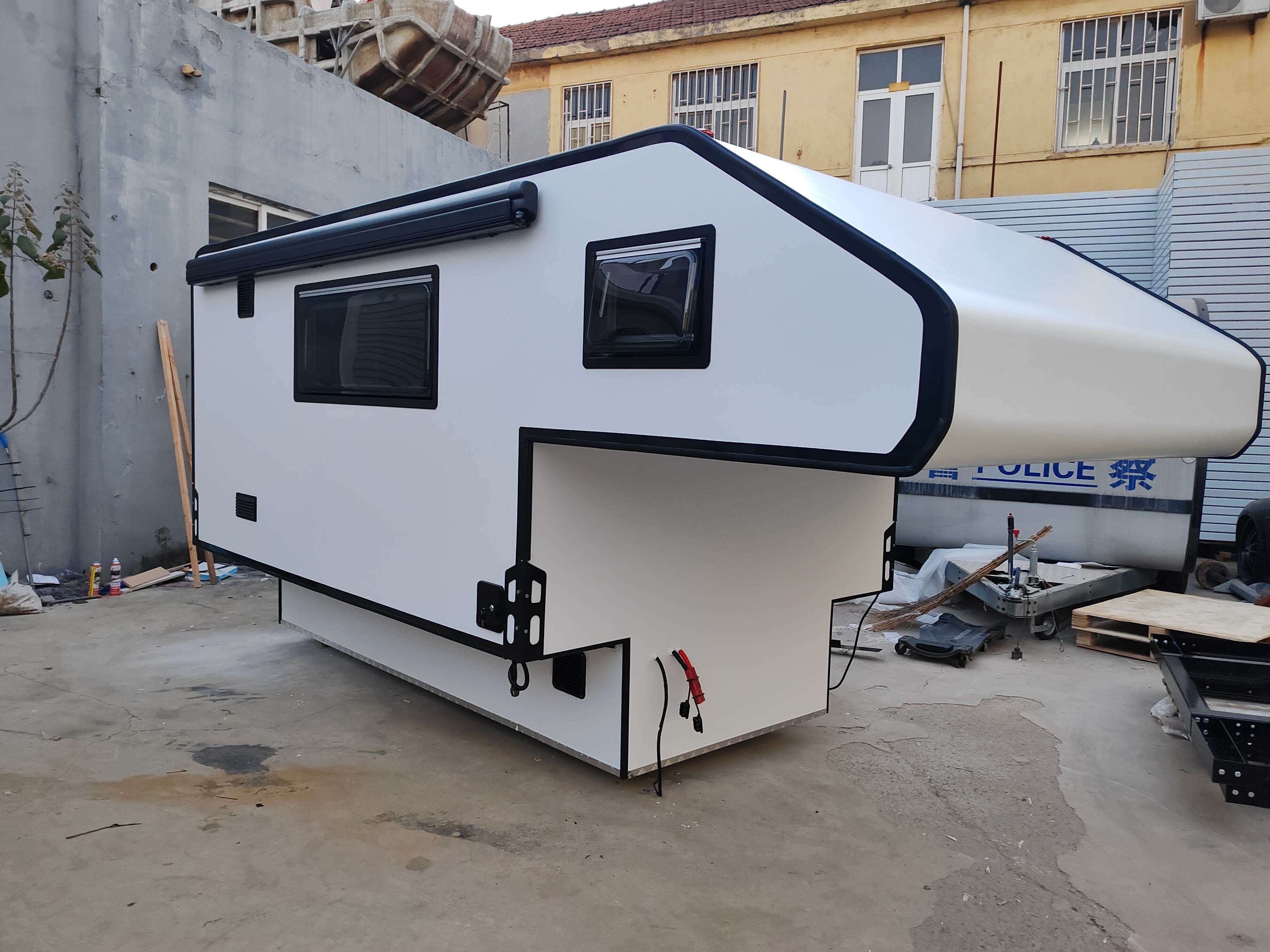 Issiq sotiladigan mobil katta off-road kamperi rv sayohat karvon treyleri motorhomes zamonaviy dizayn yetkazib beruvchisi