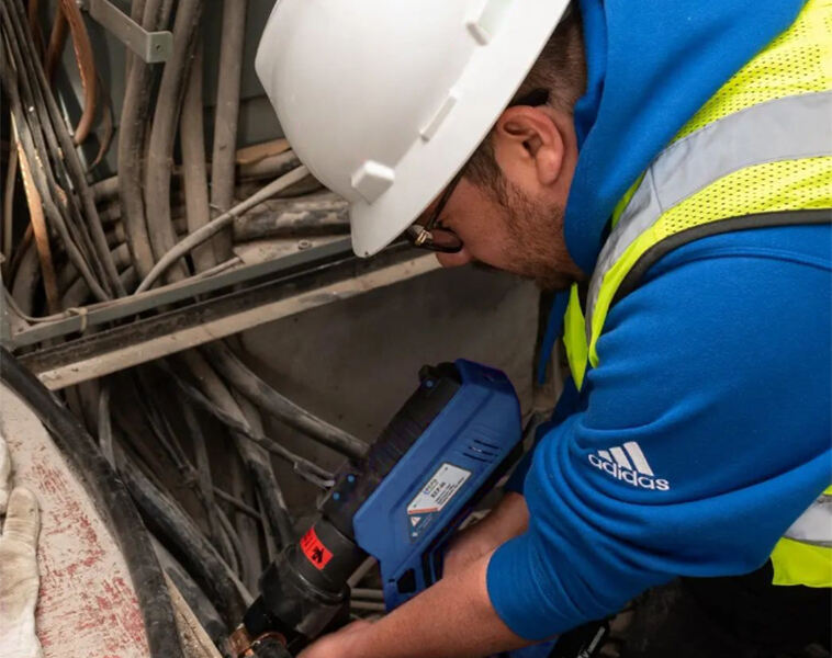 BATTERY POWERED HYDRAULIC CRIMPER