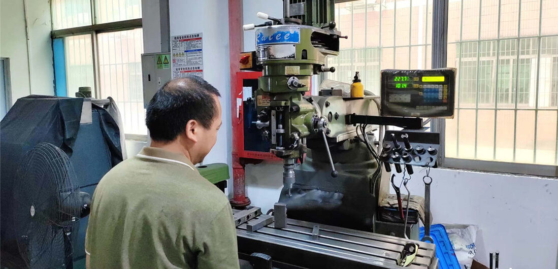 Company Environment8molling machine